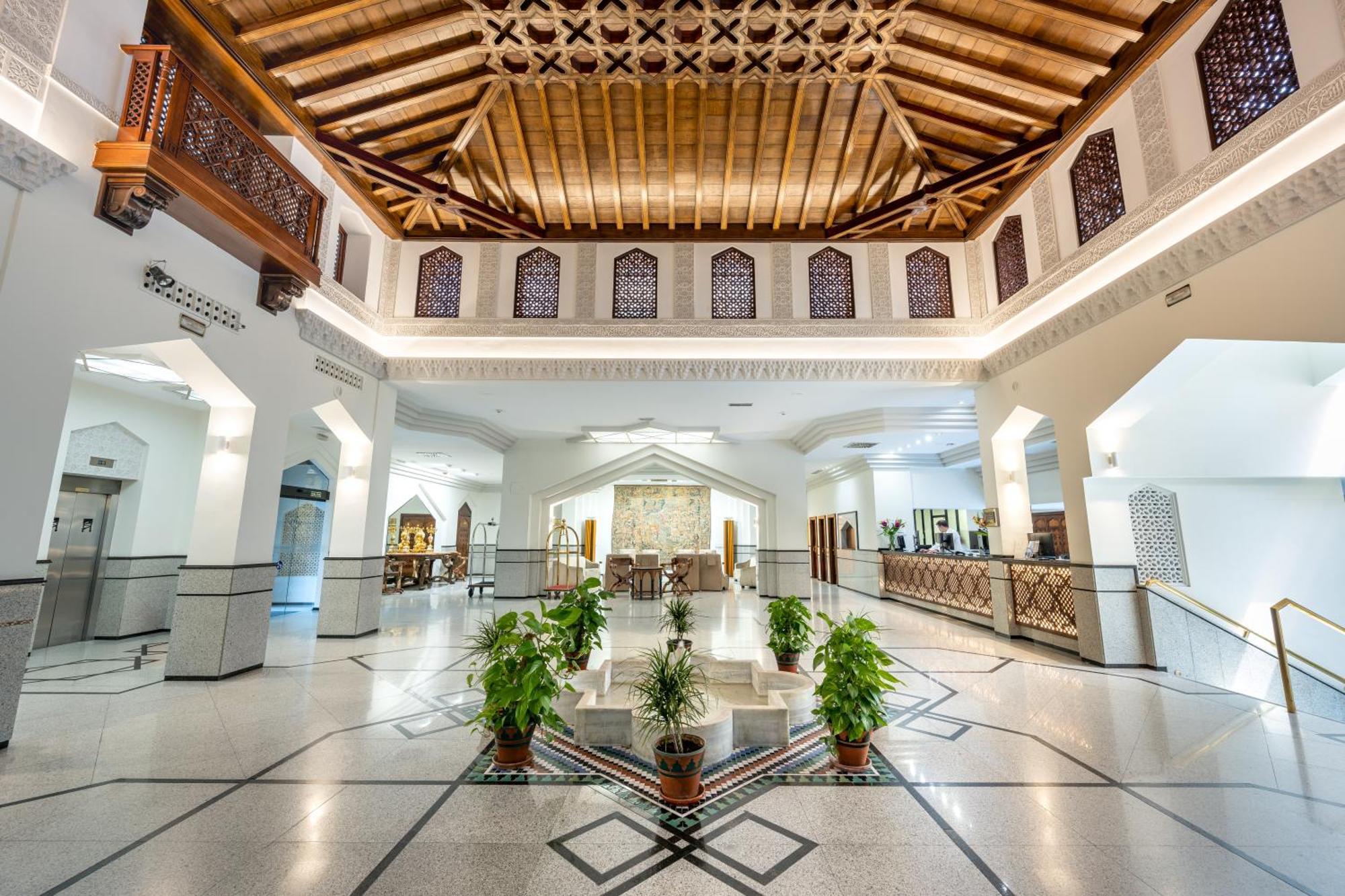 Hotel Saray Granada Luaran gambar